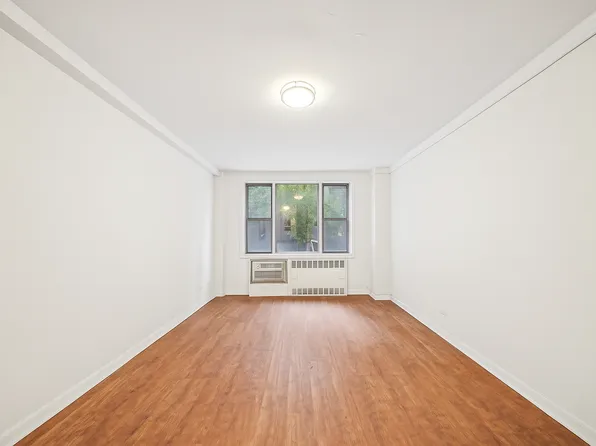 209 East 56th Street image 10 of 14