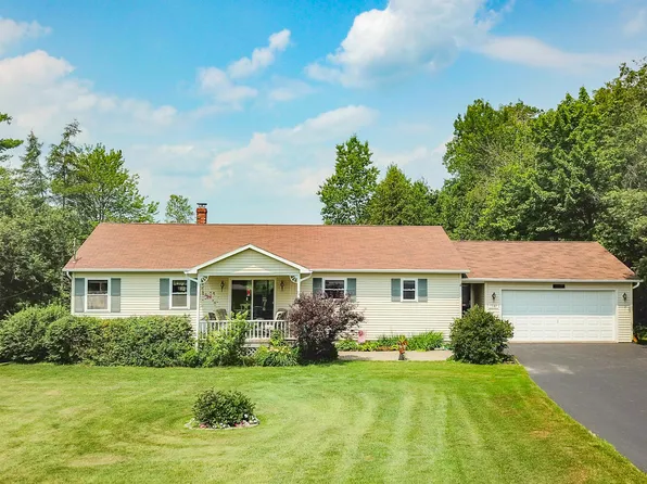 1301 Battle Ridge Road, Clinton, ME 04927