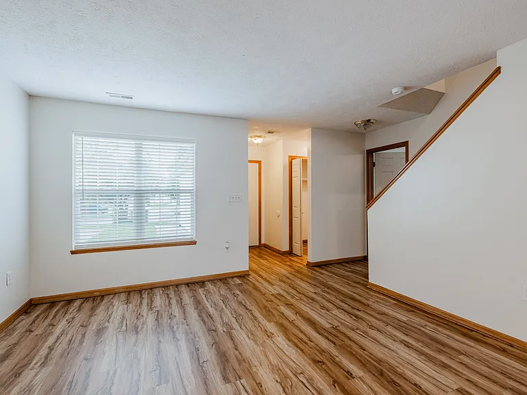 410 W Todd Cir — Photo 4