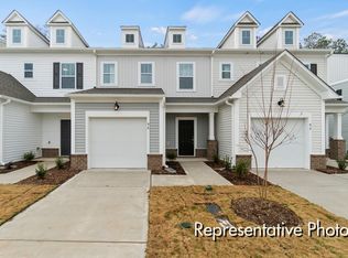 102 Little Leaf Ln, Clayton, NC 27520