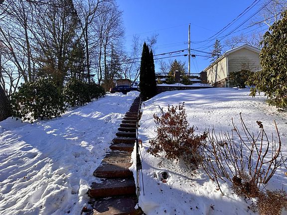 3rd image of 3 Hillside Rd