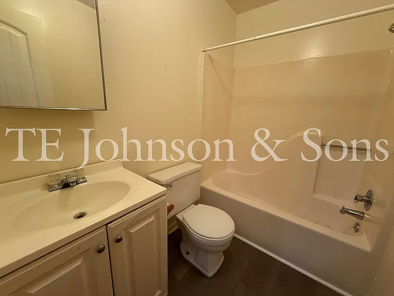 1606 Oak Croft Dr #D — Photo 9