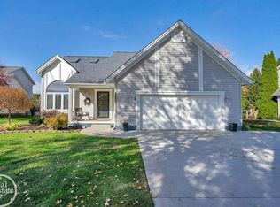 7853 Allison Dr, Almont, MI