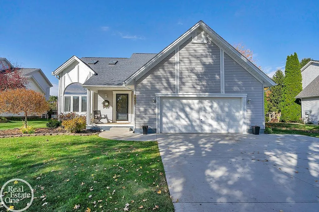 7853 Allison Dr photo 1