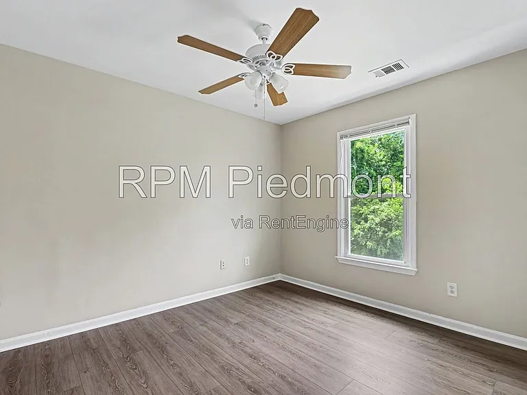 740 Prince Pl NW — Photo 17