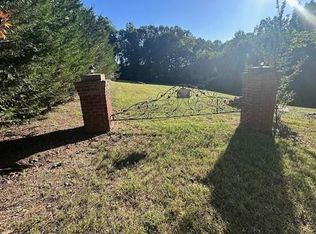 3839 Snare Rd, Gillsville, GA 30543