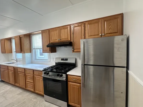 67 Pine St #1, Swampscott, MA 01907