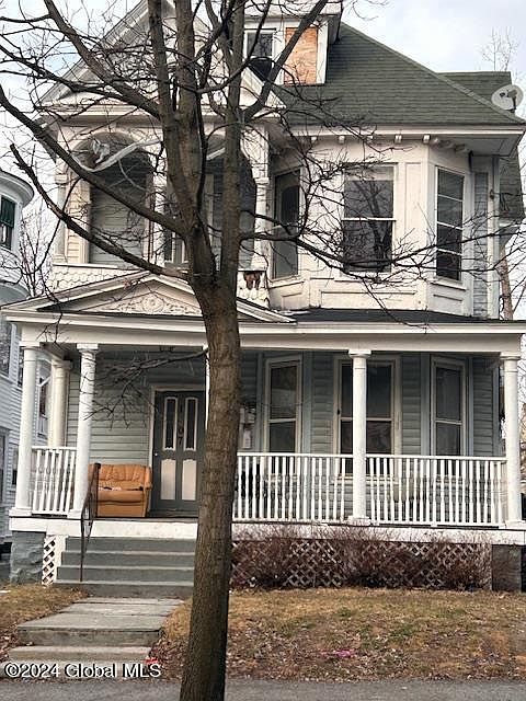 2nd image of 1107 Union ST Street