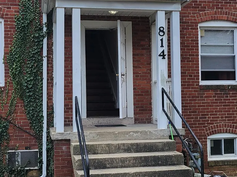 814 Greenwood Cir #2 — Photo 12