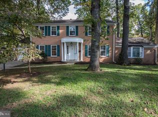 4 Bracknell Cir, Rockville, MD 20850