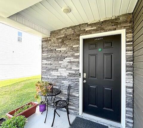 3rd image of 123 Belle Way
