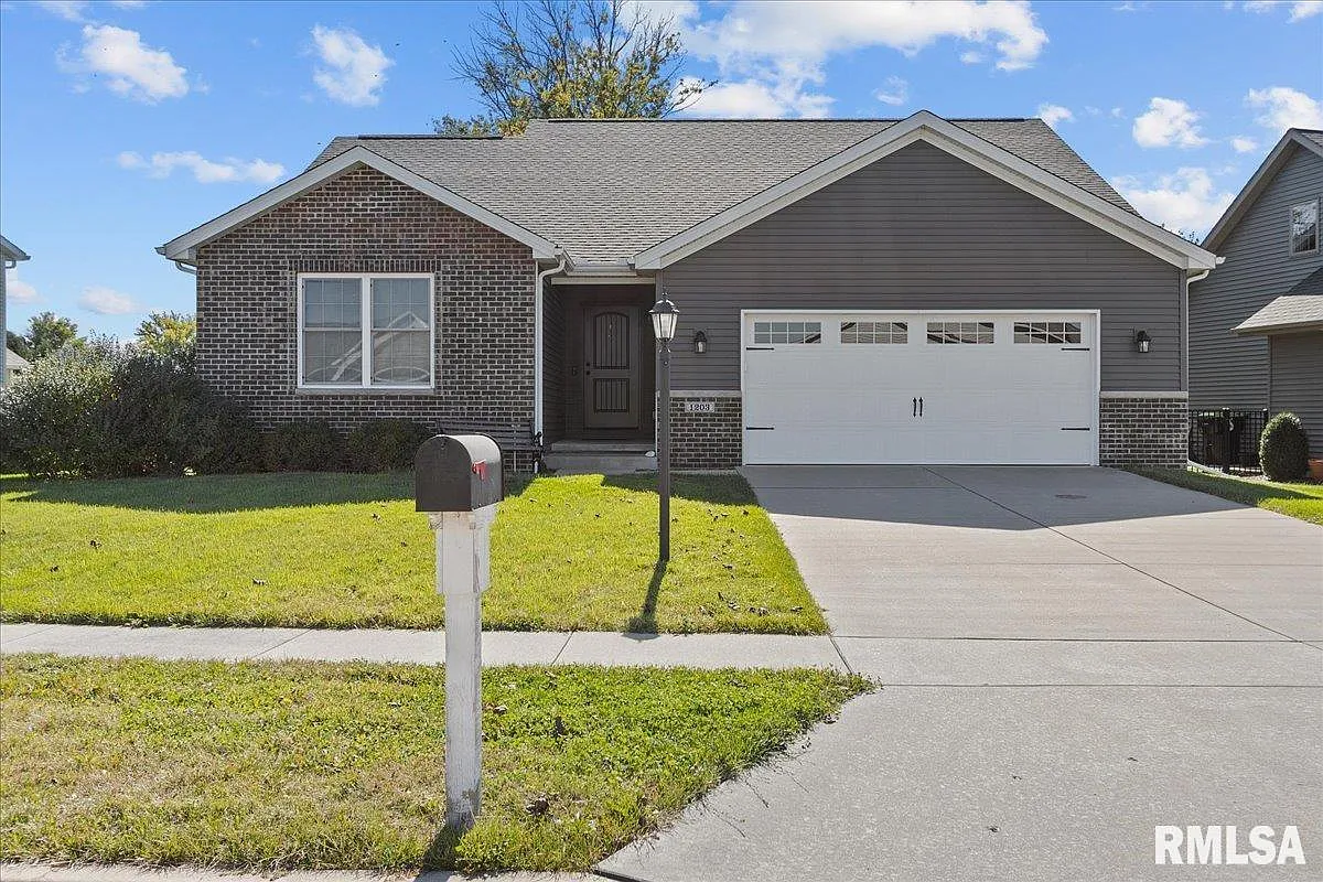 1203 Windsor Way photo 1