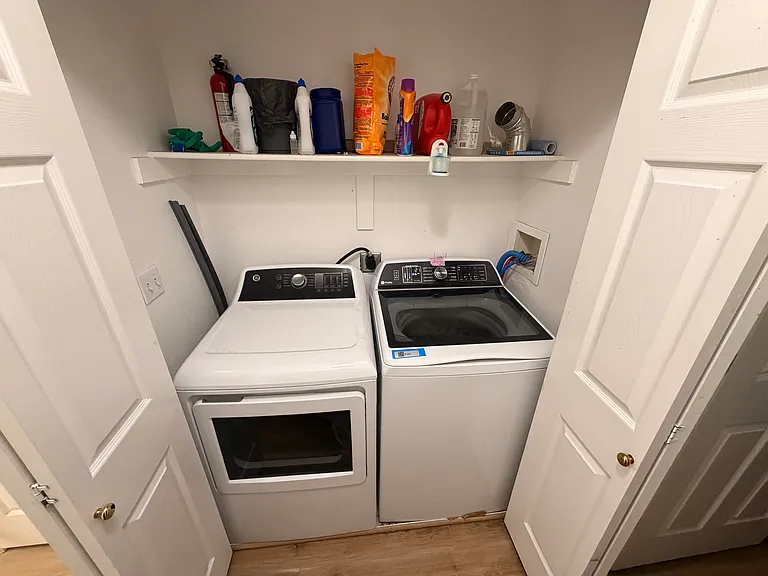 184 W Pacific Dr — Photo 13