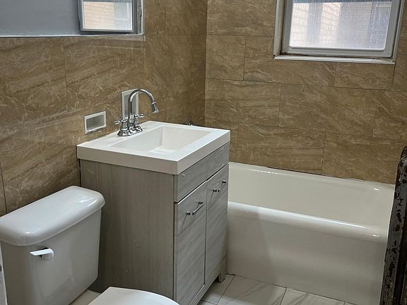 5th image of 790 Clinton Ave APT 31