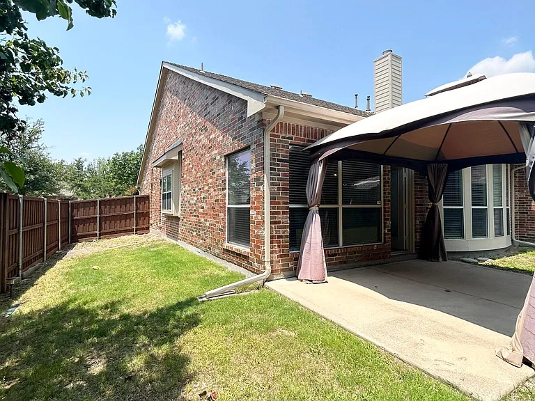 604 Peacock Dr — Photo 58