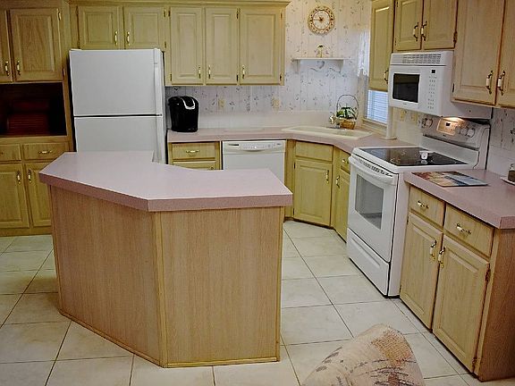 3rd image of 4604 Skyline Dr
