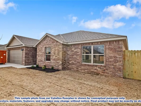 1029 Marquis Ave, Lowell, AR 72745