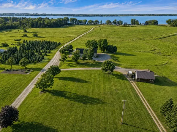 61 Campbell Bay Road, Swanton, VT 05488