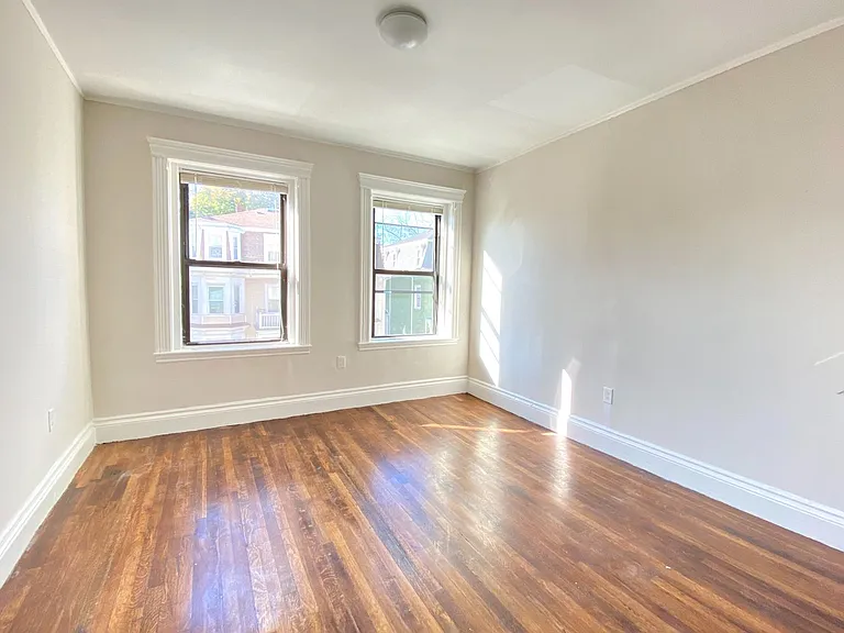 42-44 Waverly St #46 — Photo 3