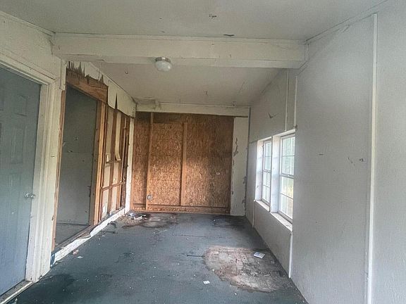 4th image of 3588 Nash Dr