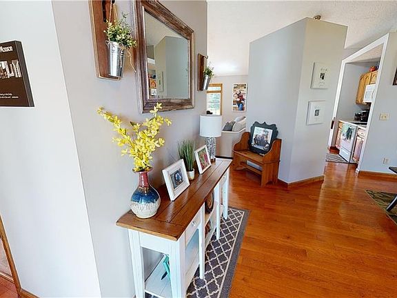 5th image of 3118 Brookstone Dr