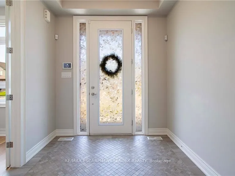 19 Secinaro Ave — Photo 2