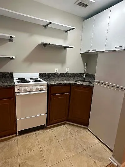 Studio, 3363 sqft, $900 — Photo 2