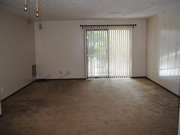 2nd image of 4999 Mercedes Dr APT 8