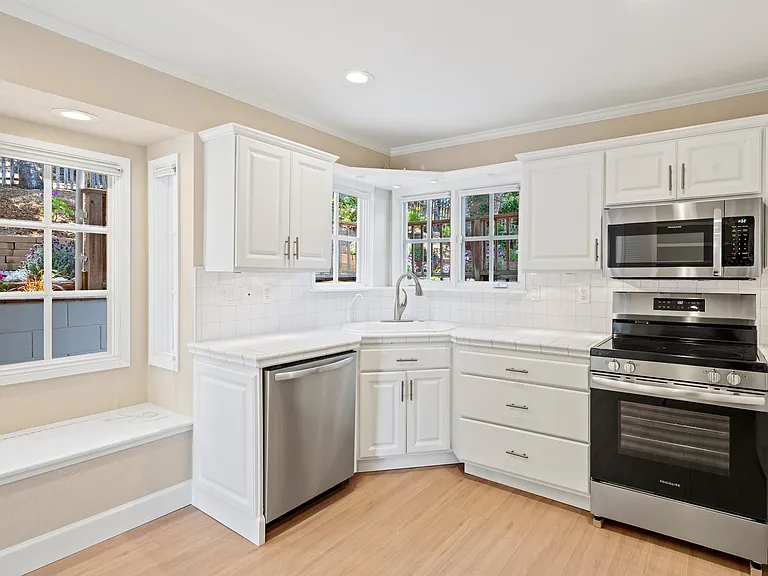 642 Toyon Dr — Photo 19