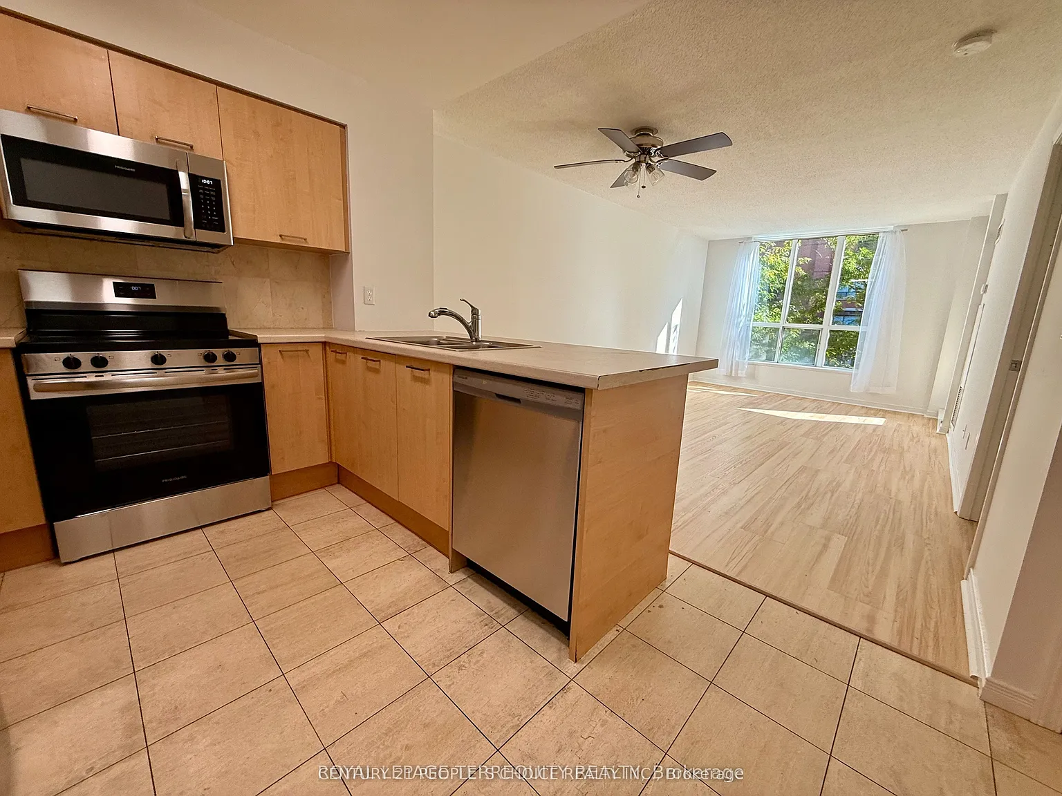 1 bed, $2,300 — Photo 4