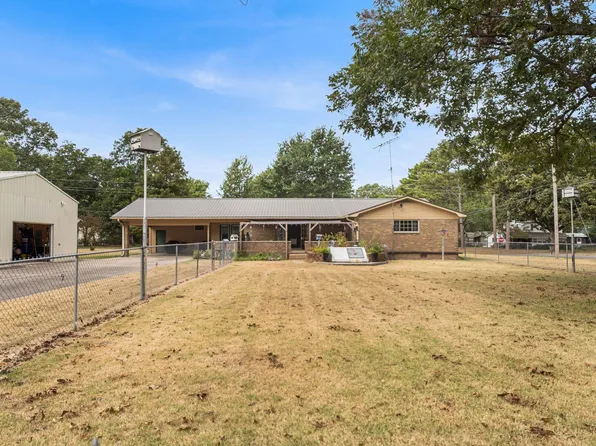 302 S 15th St, Des Arc, AR 72040