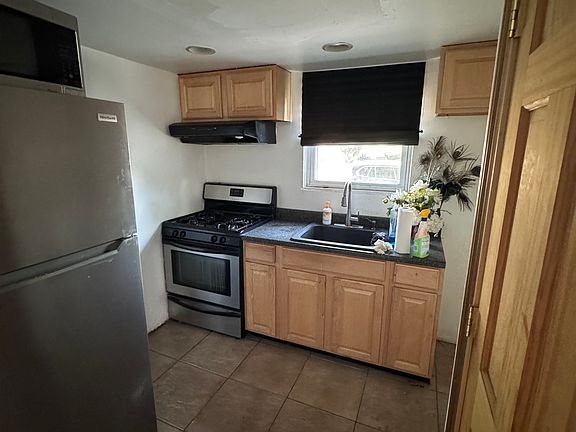 4th image of 187 Ada Dr Floor 2