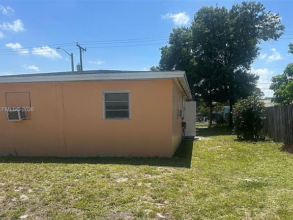 3rd image of 2925 NW 5th St
