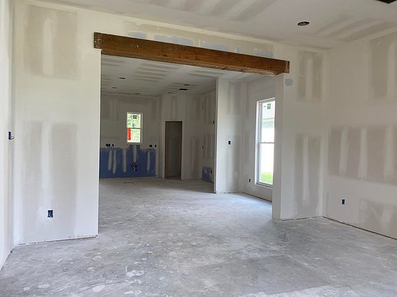 3rd image of 144 Luxford Way