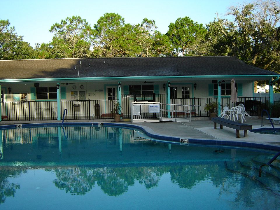 Clubhouse & Pool
