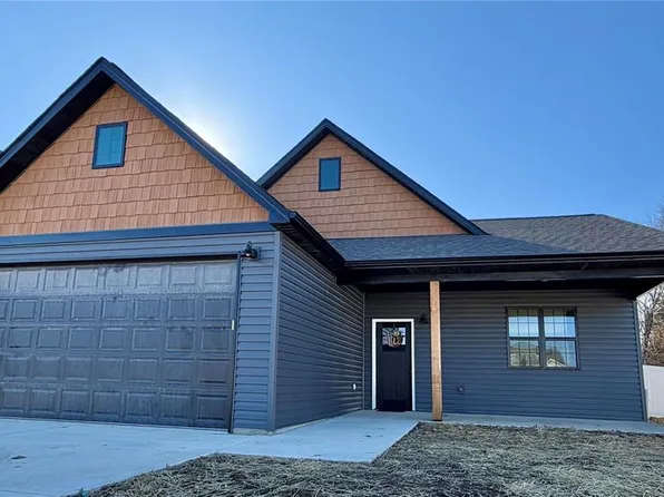 207 Jimmy H Dr, Jonesburg, MO 63351