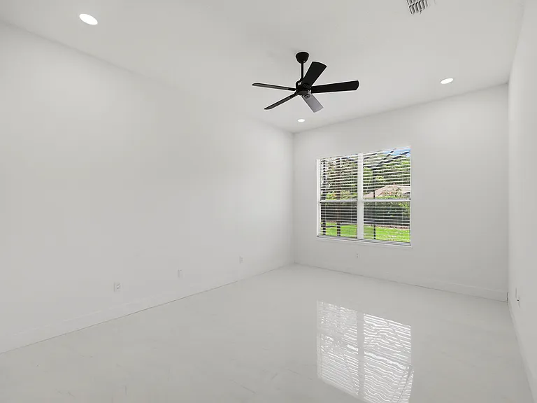 5224 Vistamere Ct — Photo 37