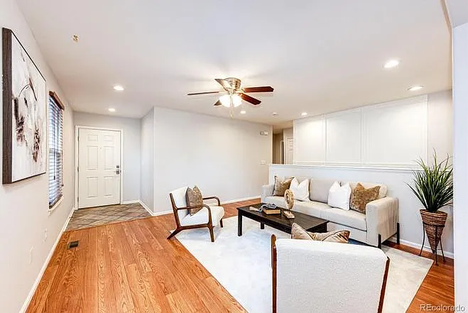 4 bed, 2000 sqft, $2,975 — Photo 3