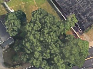 63 Steamboat Rd, Great Neck, NY 11024