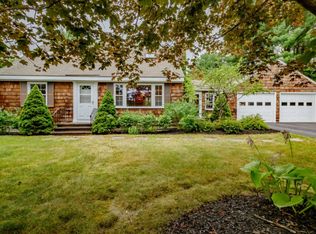 34 Winn Rd, Falmouth, ME 04105