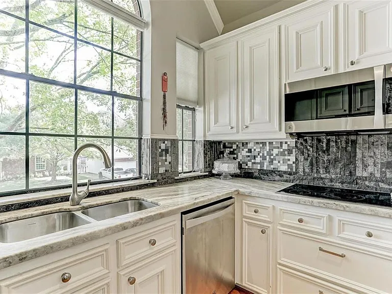 1706 Country Squire Dr — Photo 14