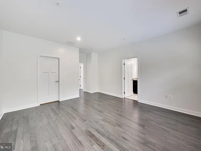 8012 Spring Arbor Dr — Photo 17