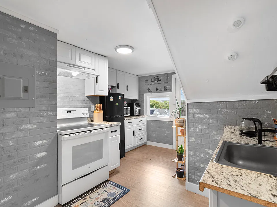 139 Funston Ave #3