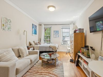 231 E 54th St APT 3A, New York, NY, 10022