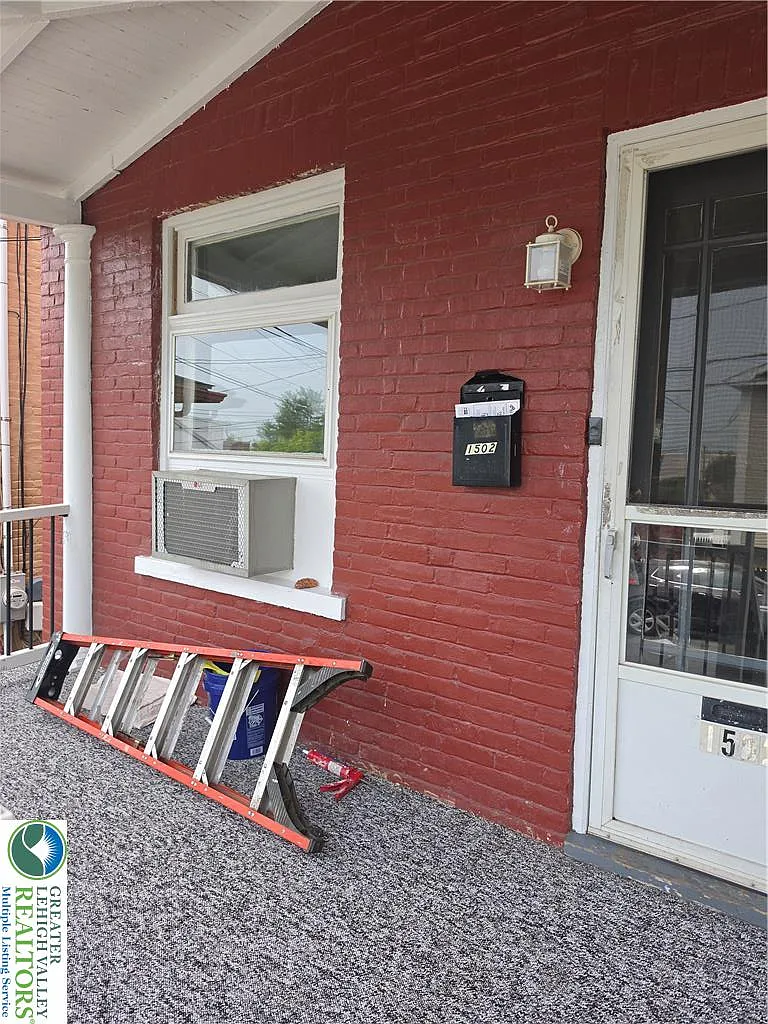 2 bed, 1298 sqft, $1,595 — Photo 2