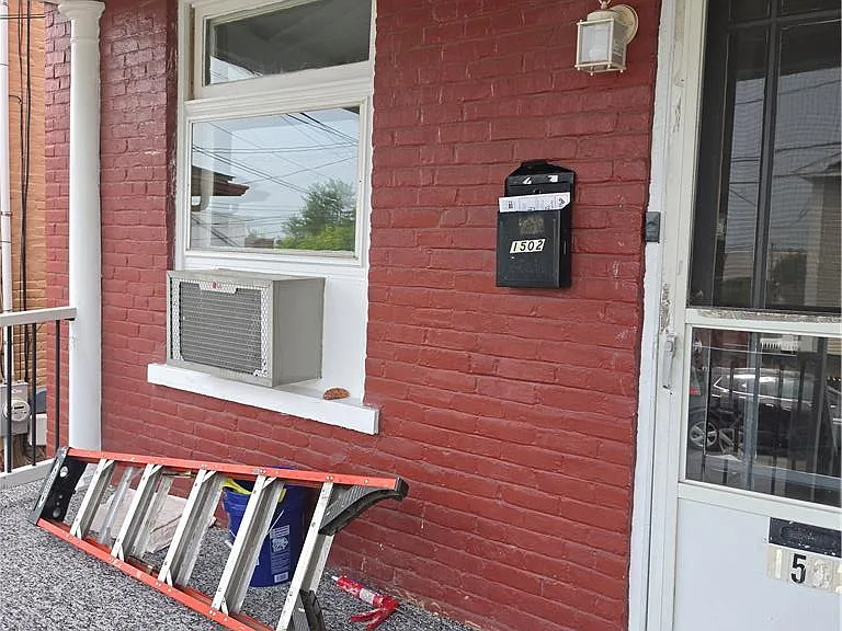 1502 E 7th St — Photo 2
