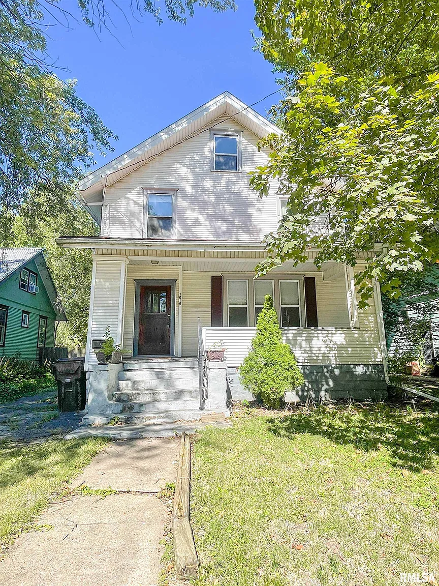 1015 W Columbia Ter photo 1