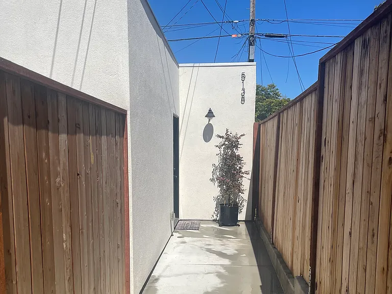 5138 S Hillcrest Dr — Photo 3