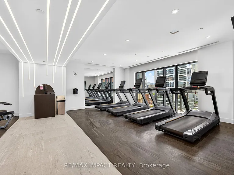308 Jarvis St #813 — Photo 37