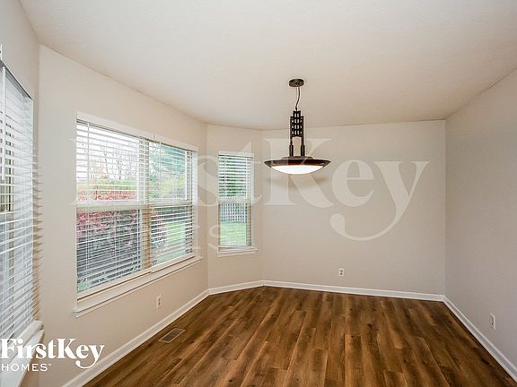 4th image of 7407 Bancaster Dr